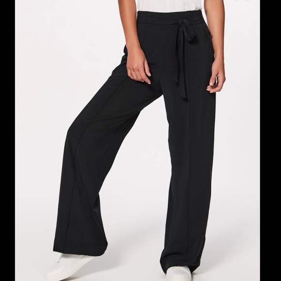 lululemon noir pant size 6